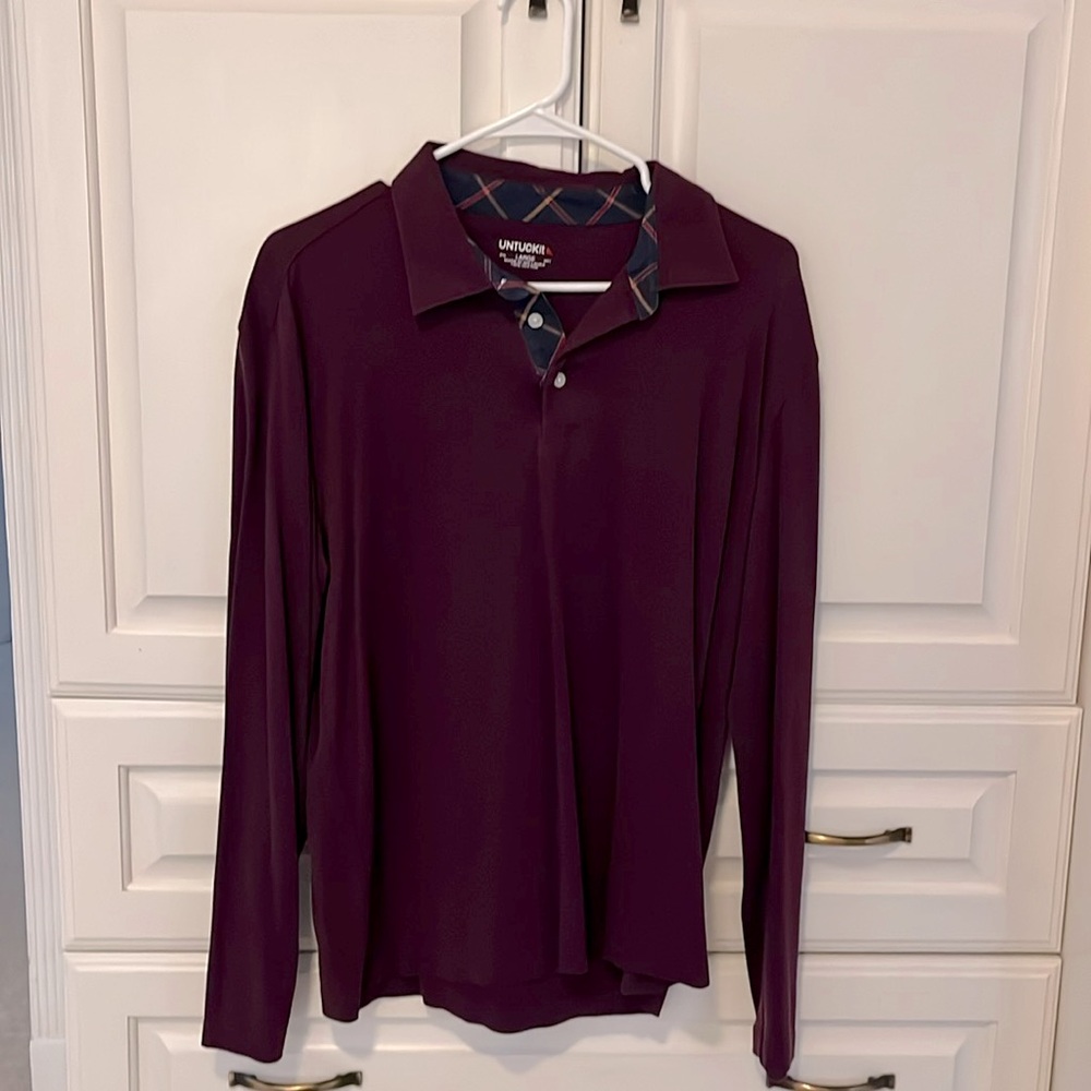 Untuckit long sleve polo in large